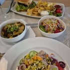 Foto zu Hotel NordseeLodge · Zur Alten Kirche: Matjes und Burger