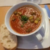 Tomatensuppe mit Basilikum und Croutons