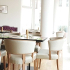 Foto zu Bistro Pfundig: Hell und freundlich präsentiert sich das neue Bistro Pfundig seit dem Frühjahr 2013