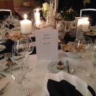 Foto zu Schloss Romrod: Eingedeckter Tisch im Rittersaal