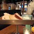Foto zu Restaurant Klosterschänke: Das gibt es immer - Brot mit Kräuterquark