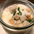 Foto zu Restaurant Klosterschänke: Bergische Kartoffelcremesuppe mit Mettwurst und Croutons - Vorspeisenportion