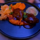 Foto zu Hotel Restaurant Feldmann: Schweinebäckchen, Kohlrabi-Kimchisalat, Süßkartoffelpüree