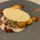 Foto zu Hotel Restaurant Domschenke: Menü 2.10.26 Dessert marinierte Aprikosen mit Earl Grey Eis