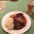 Foto zu Haxnbauer im Scholastikahaus: Haxnscheiben mit Kartoffelpüree