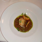 Foto zu Osteria - Der Katzlmacher: Knurrhahn mit Linsen
