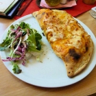 Foto zu Cafe Bistro West: Pizza Calzone