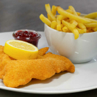 Foto zu Klosterwirt Polling - Restaurant, Hotel & Biergarten: Schnitzel mit Pommes