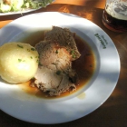 Foto zu Prösslbräu Adlersberg: gemischter Braten