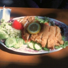 Foto zu Prösslbräu Adlersberg: Salat mit Wiener Schnitzel