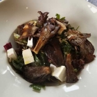 Foto zu Restaurant Kupferkanne: 07.07.25:  Blattsalat, Himbeerdressing, gebratene Austernpilze, Schafskäse - € 13,00