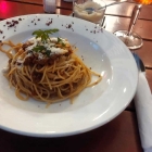 Foto zu La Grotta: Spaghetti Bolognese - wenig Sauce