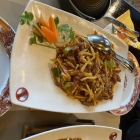 Foto zu Gourmet Tempel: Sauer scharfes Rindfleisch & Gemüse 2025 15,00 €