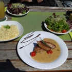 Foto zu Maikäfer: Schweinefilet mi Thymiansoße