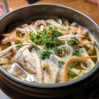 Foto zu Gasthaus Hofgut Maxau: Frittatensuppe