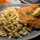 Foto zu Gasthaus Hofgut Maxau: Cordon Bleu mit Spätzle