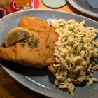 Foto zu Gasthaus Hofgut Maxau: Cordon Bleu mit Spätzle