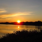 Foto zu Gasthaus Forster am See: Wunderschöner romantischer Sonnenuntergang am Echinger Stausee