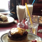 Foto zu Mandy's Railway Diner: Giant Burger & Cookie Milchshake