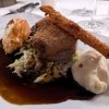 Kalbsmedaillon mit Briochekruste, Wirsinggemüse, Selleriepüree und Schwarzwurzelstange