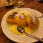 warme Apfelküchle mit Vanillesauce