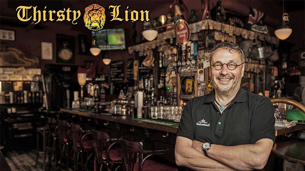 Bild zur Nachricht von Mr. Martin's Thirsty Lion