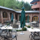 Foto zu Restaurant 1854 im Hideaway-Hotel Marienhöh: geschützter Innenhof