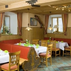 Foto zu Zum Schlössle Finningen - Restaurant Hotel: urgemütlich und elegant mit schönem Kamin