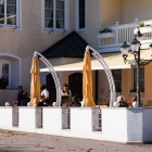 Foto zu Zum Schlössle Finningen - Restaurant Hotel: Genießen Sie an der frischen Luft unsere kulinarischen Spezialitäten
