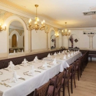 Foto zu Zum Schlössle Finningen - Restaurant Hotel: Feiern Sie an einer großen Tafel mit bis zu 26 Personen