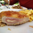 Foto zu Edelhof: Cordon Bleu im Anschnitt