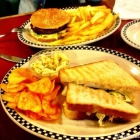 Foto zu Mandy's Railway Diner: Sandwich und Burger