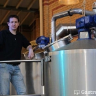 Foto zu Vaust | Brauereigaststätte & Weinbar: Beim Bier brauen auf der Brauanlage der Brewbaker Brauerei in Berlin-Moabit / Zunfthalle