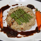 Foto zu Vaust | Brauereigaststätte & Weinbar: Champignon-Risotto mit glasierter Karotte, grünen Bohnen und Rosinenjus