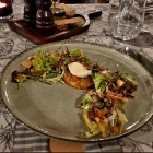 Foto zu Kloster Hornbach · Refugium · Gourmetrestaurant: Tatar vom Fjordlachs, Safran-Artischocken