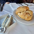 Foto zu The Grill Upper River: Brot und französische Butter aufs Haus