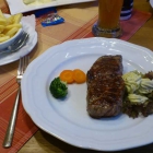Foto zu Waldhaus Knittelsheimer Mühle: Knittelsheimer Mühle Rumpsteak mit Kräuterbutter