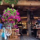 Foto zu Gaststätte Nickelsmühle: 08.08.26. Blick zum Tresen und Sitzbereich