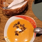Foto zu Weingut-Gutsausschank Hück: 04.10.26, Apfel Curry Suppe. Lecker aber für uns  in der Konsistenz  zu fest.