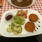 Foto zu Gasthaus La Bas: Camenbert mit Preiselbereen  2026 10,90 €