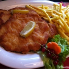 Foto zu Steakhaus im Landgasthof Klein Eilsen: Schnitzel mit Pommes