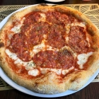 Foto zu Ristorante Maria Made in Italy: Pizza Calabria - Teig 1A - gut durchgebacken - Salami leider weniger begeisternd - Geruch und Geschmack  sehr unangenehm - penetranter Nachgeschmack - Kritik wird gerne angenommen - man möchte nach einer Alternative suchen