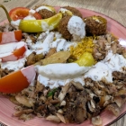Foto zu Habibi: Schawarma-Platte mit Bulgur und Falafel