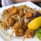 Foto zu Restaurant Papaya am Winterfeldplatz: Pad Thai (gebratene Reisnudeln mit Tofu, Sojasprossen, Erdnüssen und Ei - süß-sauer)
