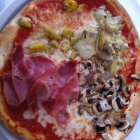 Foto zu Osteria Italiana: Pizza Quttro stagioni 2013