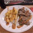 Foto zu Bodega 2 Cojones: Steak mit Röstkartoffeln - Mittagstisch