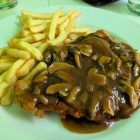 Foto zu Höhengasthaus Schützenhaus: Thank God, it's a Jägerschnitzel!