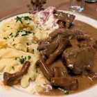 Hirsch mit Sooß unn Spätzle