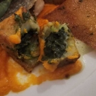 Foto zu Culinarium Nittel: Detail des mit Spinat gefüllten Kartoffelwürfels