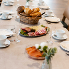 Foto zu Hof Hagedorn: Verwöhnfrühstück für Sie am Tisch eingedeckt